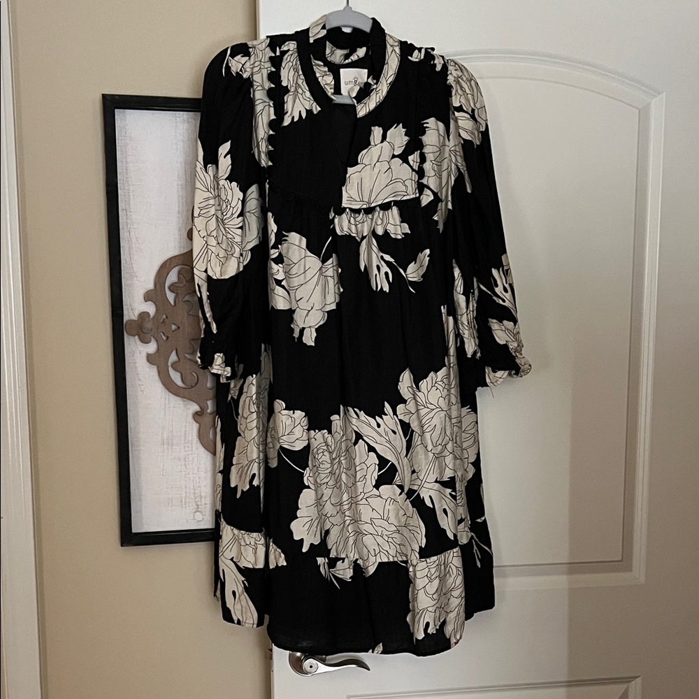 Umgee Black and Cream Floral Midi Dress